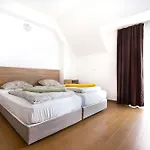 En-Suite Rooms: Novа Guesthouse In Sofia Center