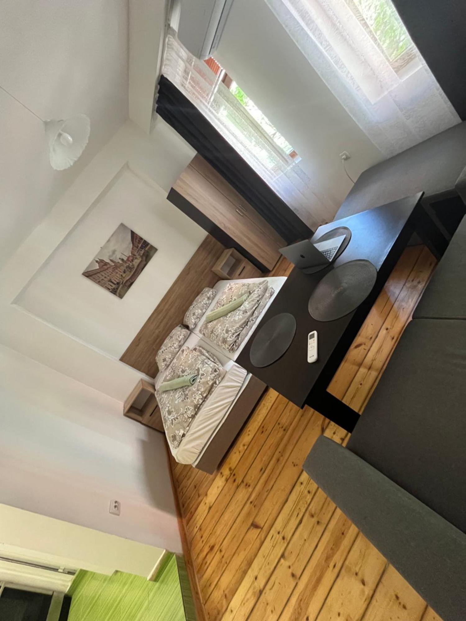 Gasthuis En-suite Rooms: Novа In Center