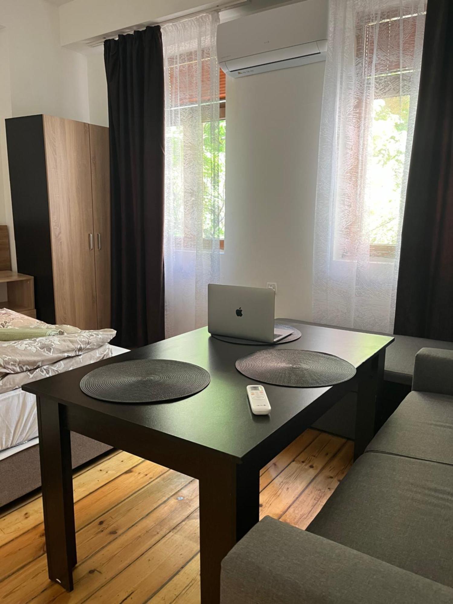Gasthuis En-suite Rooms: Novа In Center 2*