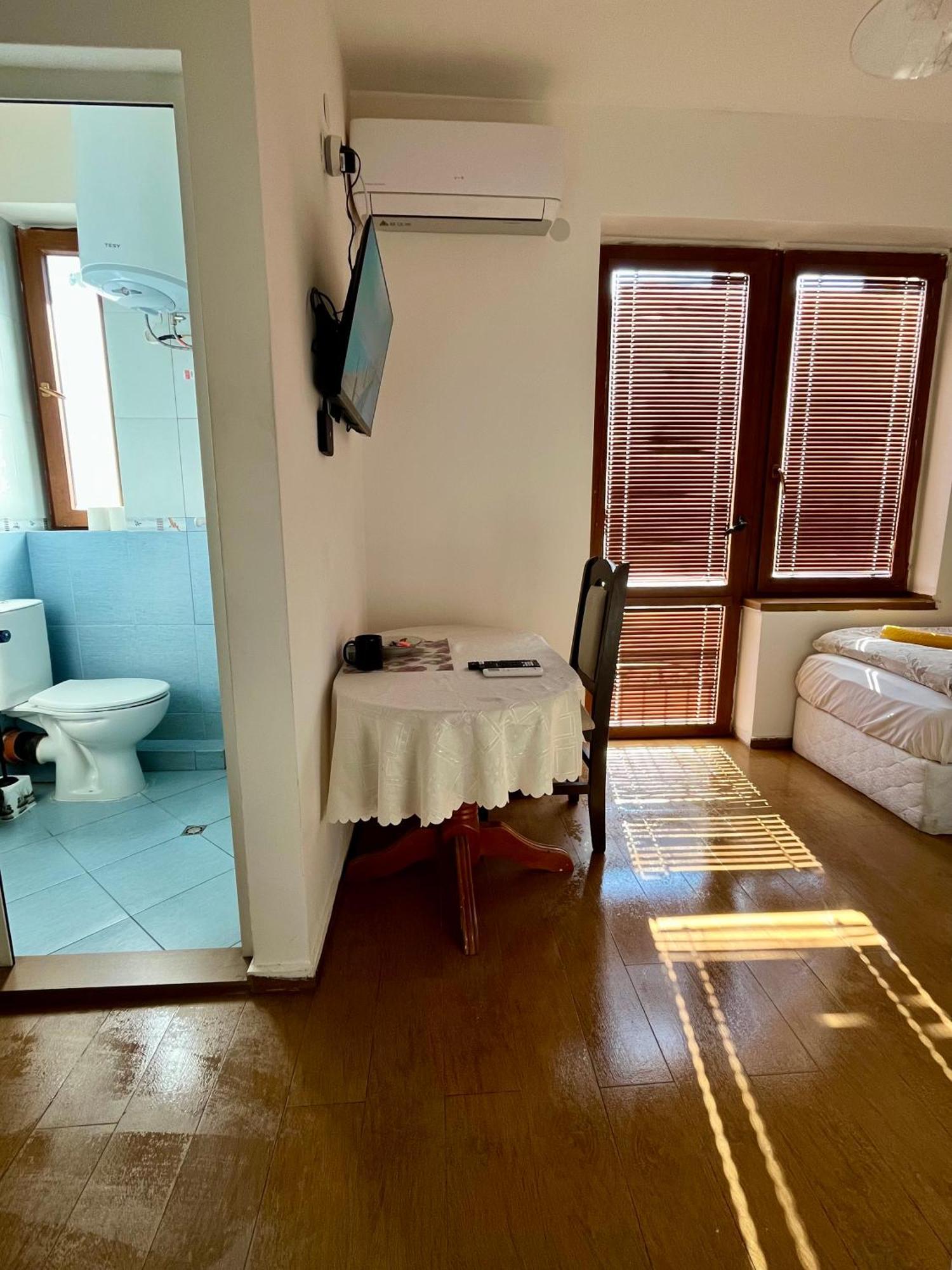 Gasthuis En-suite Rooms: Novа In Center 2*