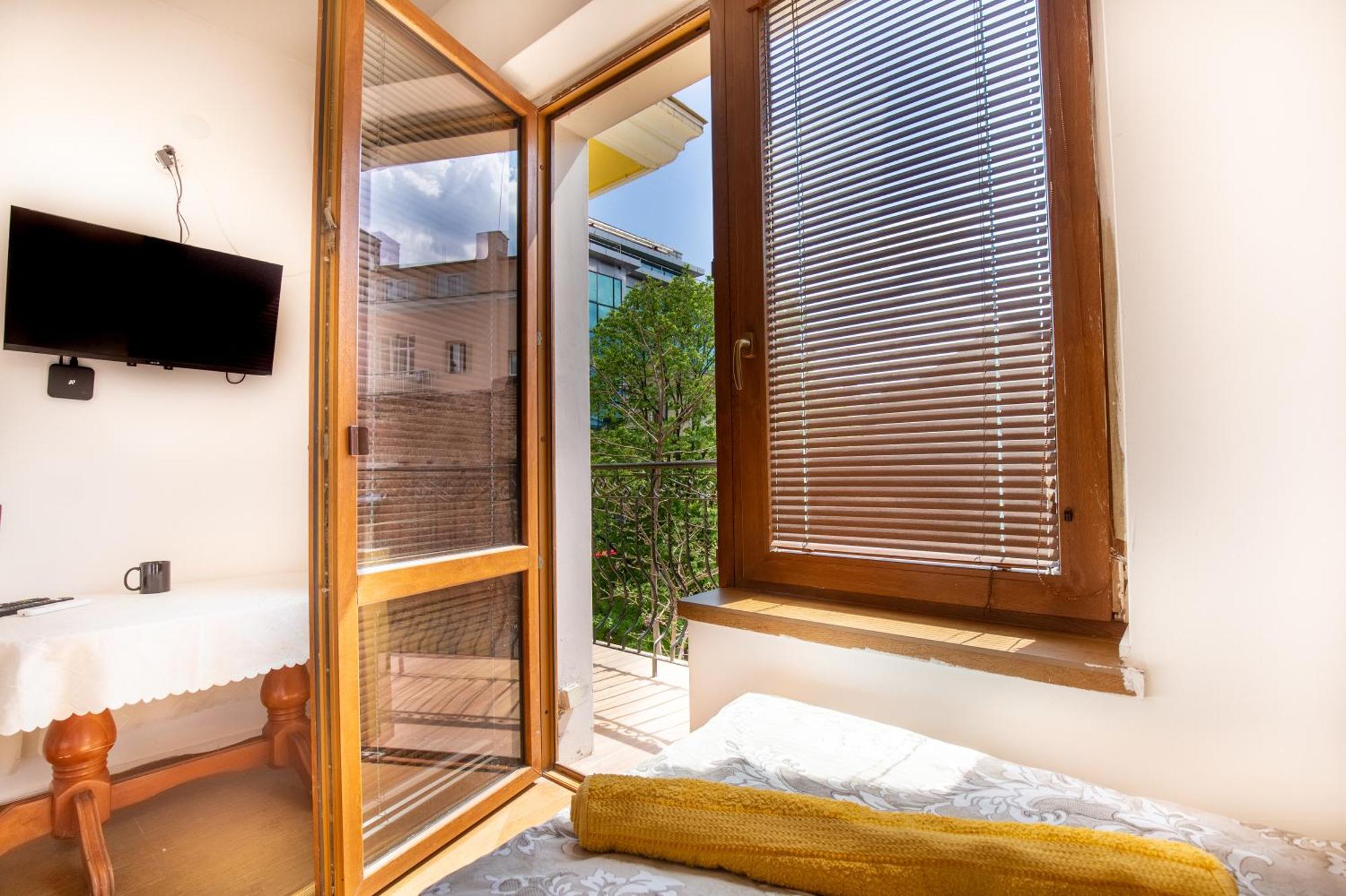 En-suite Rooms: Novа In Center 2*
