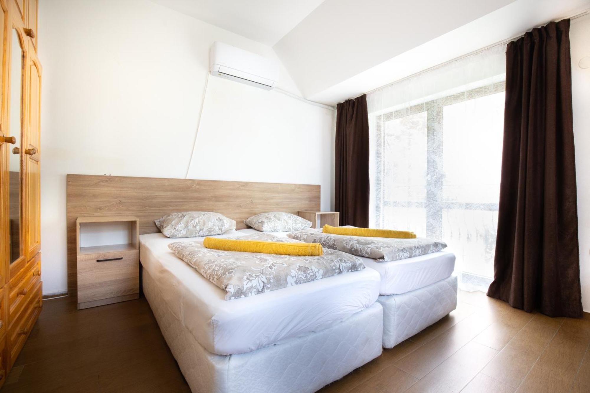 Gasthuis En-suite Rooms: Novа In Center