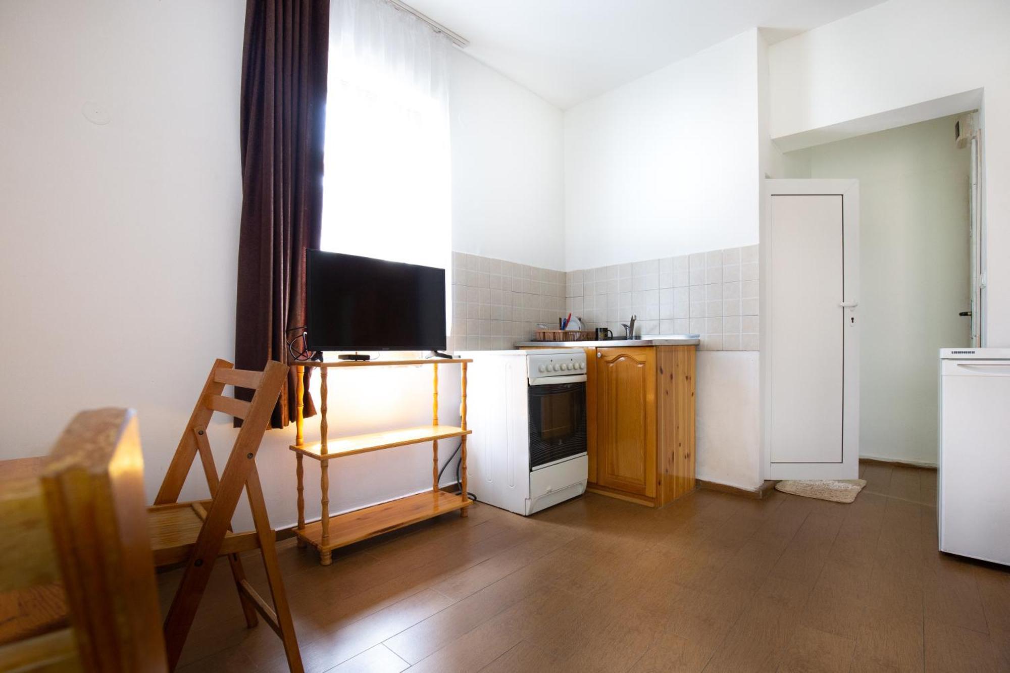 En-suite Rooms: Novа In Center Affittacamere